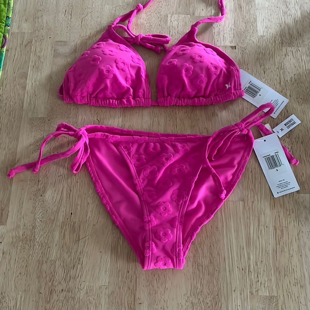 Hurley bathing suit set!